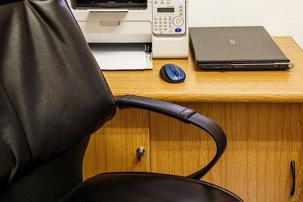 Comment ajuster votre chaise de bureau pour une position assise optimale